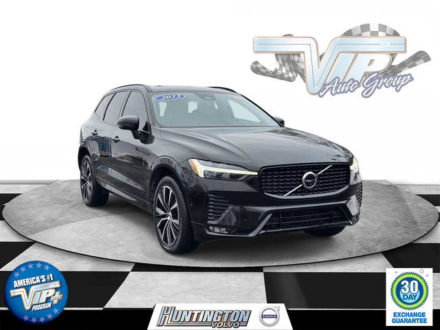 2023 Volvo XC60 Plus Dark Theme AWD photo