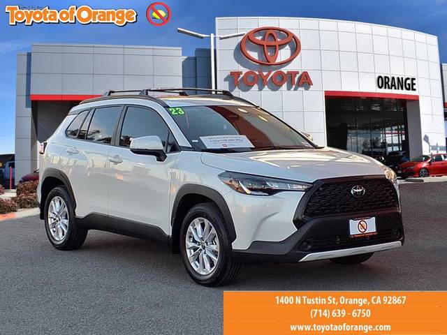 2023 Toyota Corolla Cross LE AWD photo