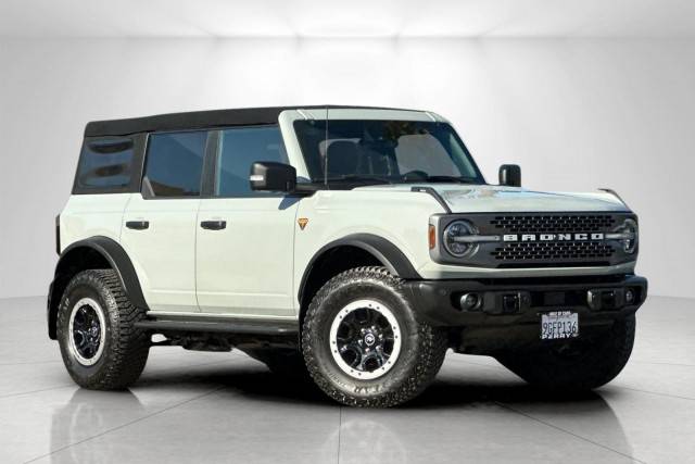2023 Ford Bronco 4 Door Badlands 4WD photo