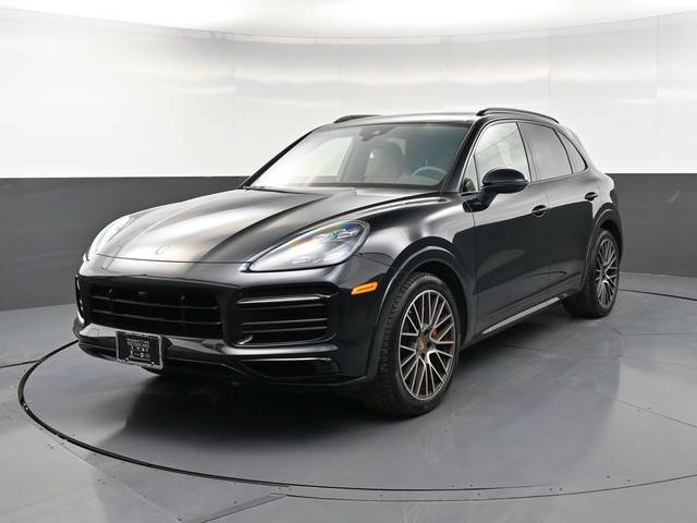 2023 Porsche Cayenne GTS AWD photo