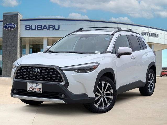 2023 Toyota Corolla Cross XLE FWD photo