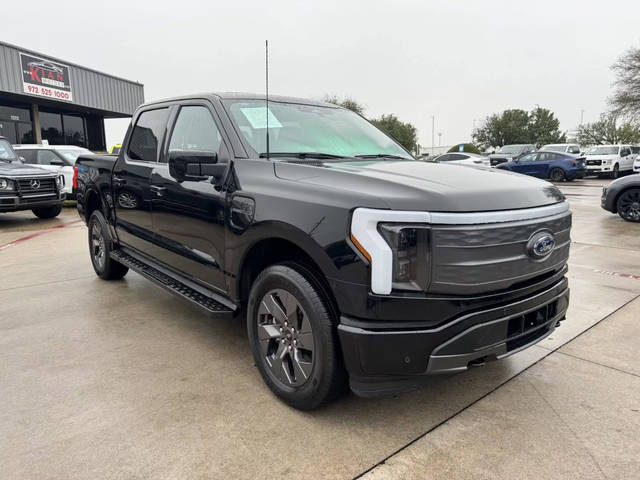 2023 Ford F-150 Lightning LARIAT AWD photo