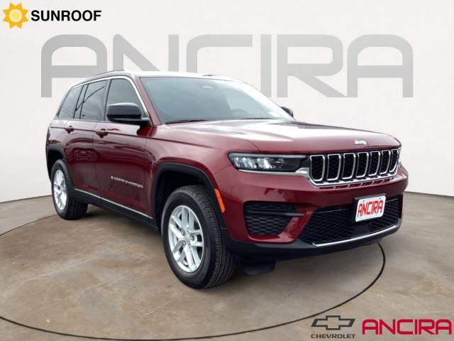 2023 Jeep Grand Cherokee Laredo 4WD photo