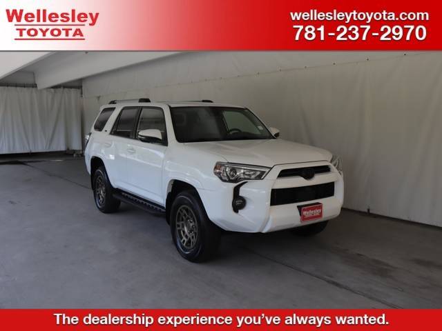 2023 Toyota 4Runner SR5 Premium 4WD photo