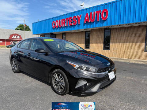 2023 Kia Forte LXS FWD photo