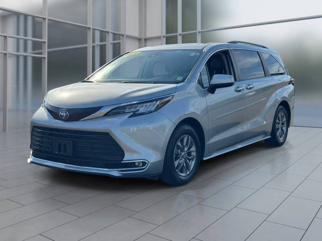 2023 Toyota Sienna XLE AWD photo