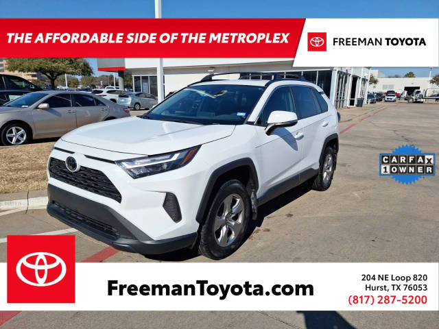 2023 Toyota RAV4 XLE FWD photo