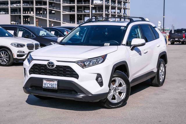2021 Toyota RAV4 XLE FWD photo
