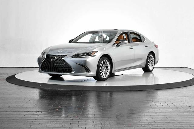 2023 Lexus ES ES 300h Ultra Luxury FWD photo