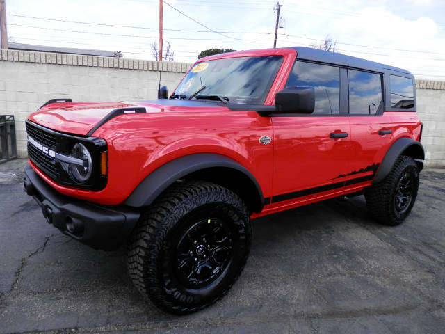 2023 Ford Bronco 4 Door Wildtrak 4WD photo