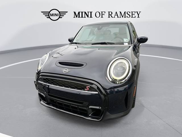 2023 MINI Hardtop 4 Door Cooper S FWD photo