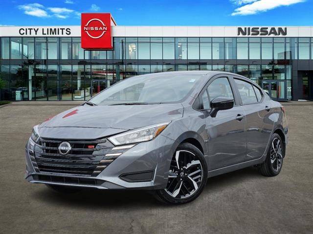 2023 Nissan Versa SR FWD photo