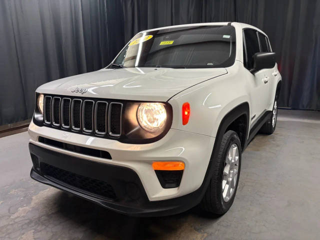 2023 Jeep Renegade Latitude 4WD photo