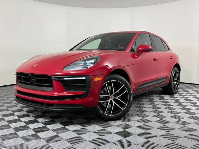 2023 Porsche Macan  AWD photo