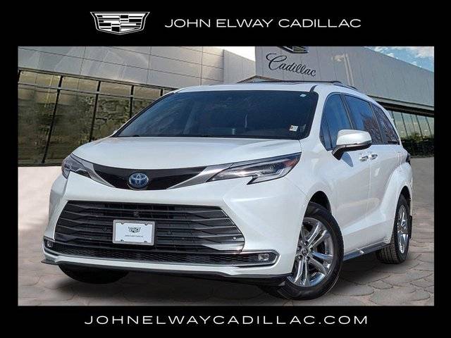 2023 Toyota Sienna Platinum AWD photo