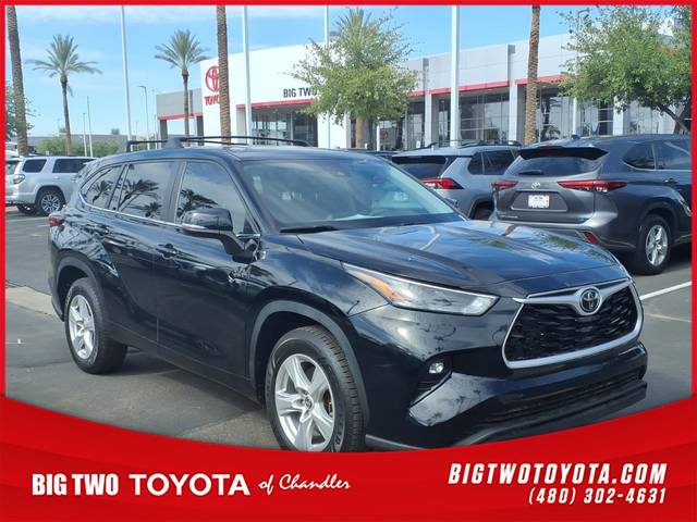 2023 Toyota Highlander LE FWD photo