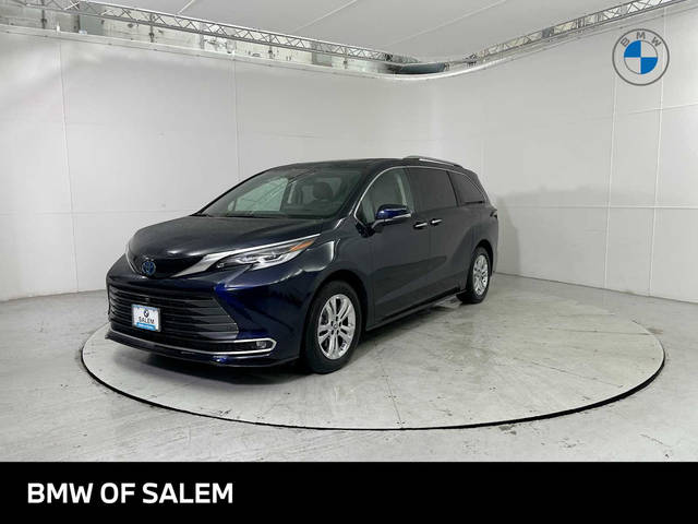 2023 Toyota Sienna Platinum AWD photo