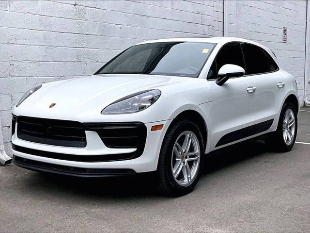 2023 Porsche Macan  AWD photo