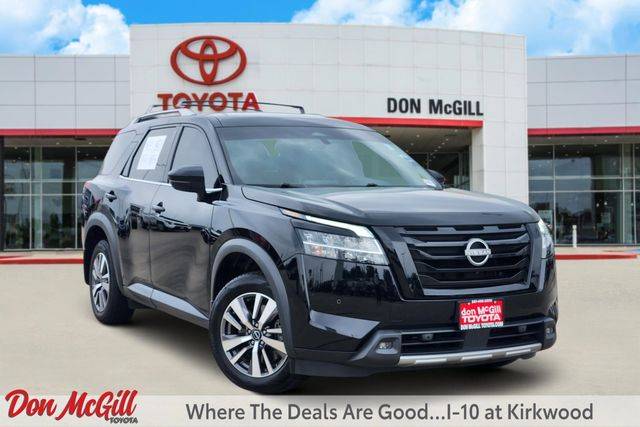 2023 Nissan Pathfinder SL 4WD photo