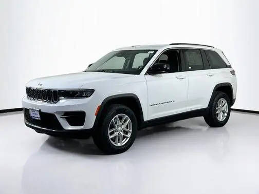 2023 Jeep Grand Cherokee Laredo 4WD photo