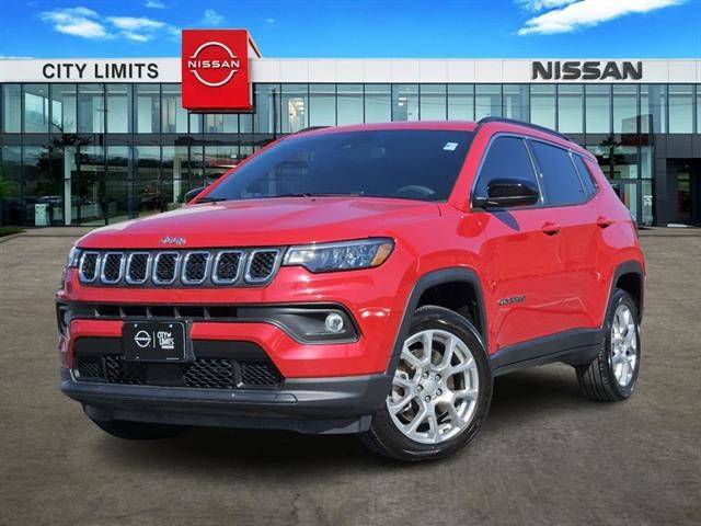 2023 Jeep Compass Latitude Lux 4WD photo