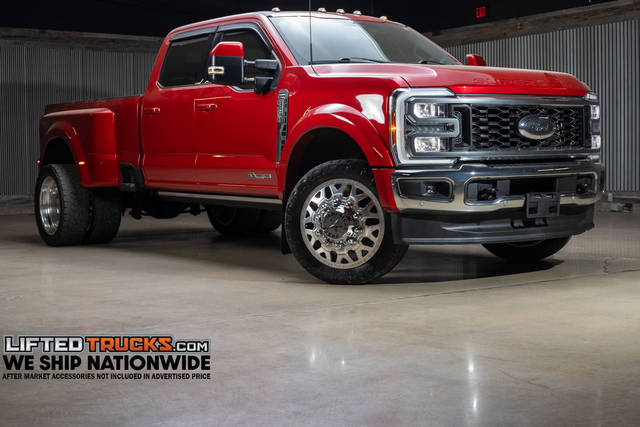 2023 Ford F-450 Super Duty LARIAT 4WD photo