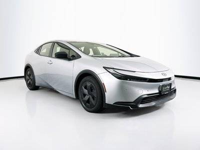 2023 Toyota Prius LE FWD photo