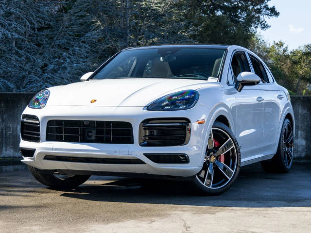 2023 Porsche Cayenne Coupe GTS AWD photo