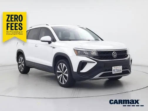 2023 Volkswagen Taos SE FWD photo