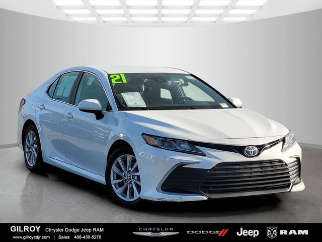 2021 Toyota Camry LE FWD photo