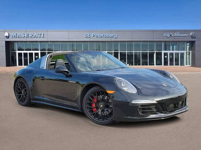 2016 Porsche 911 4 GTS AWD photo