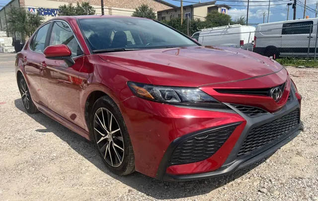 2021 Toyota Camry SE FWD photo
