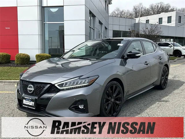 2023 Nissan Maxima SR FWD photo