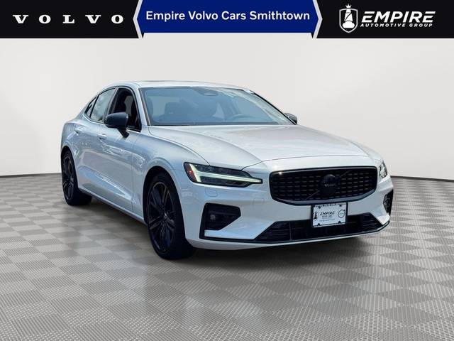 2023 Volvo S60 Plus Black Edition FWD photo