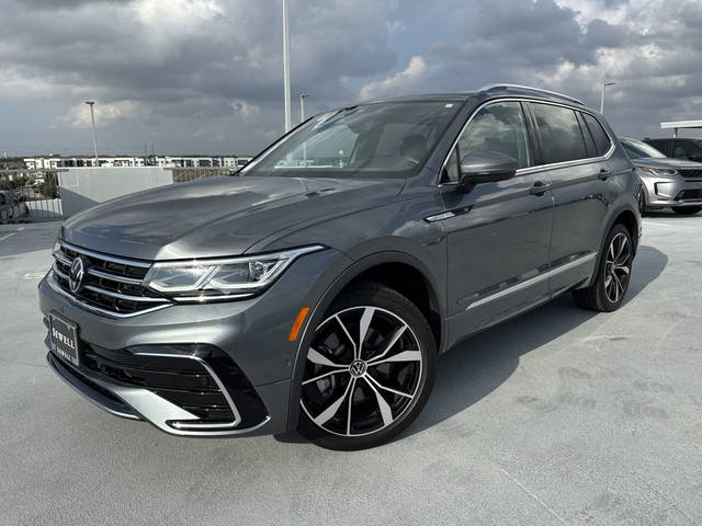 2023 Volkswagen Tiguan SEL R-Line AWD photo