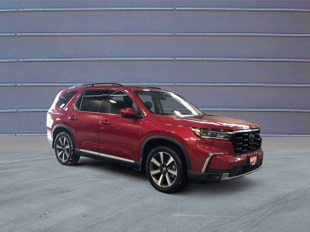 2023 Honda Pilot Touring AWD photo