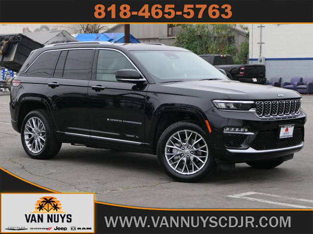 2023 Jeep Grand Cherokee Summit 4WD photo