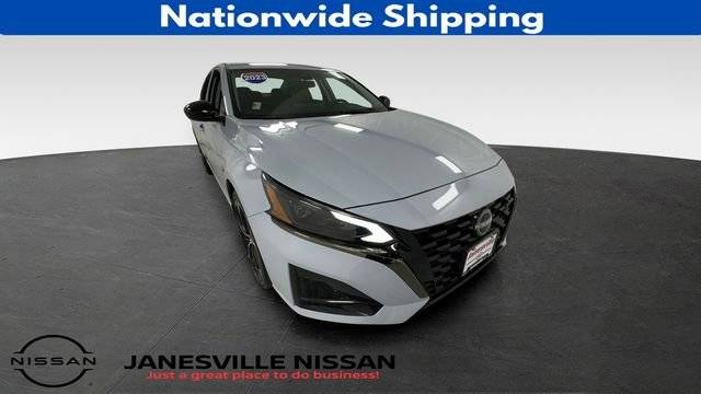 2023 Nissan Altima 2.5 SR AWD photo