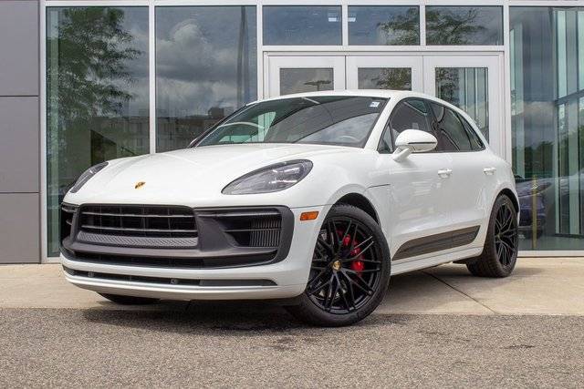 2022 Porsche Macan GTS AWD photo