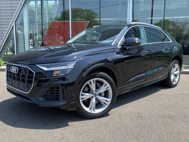 2023 Audi Q8 Premium AWD photo