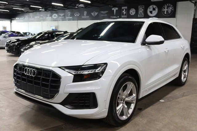 2023 Audi Q8 Premium AWD photo