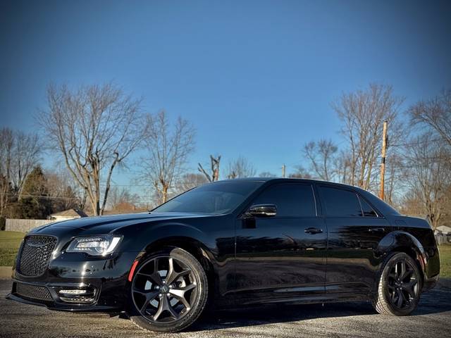 2023 Chrysler 300 Touring L RWD photo