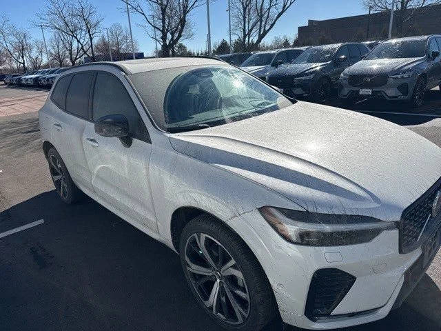 2023 Volvo XC60 Ultimate Dark Theme AWD photo