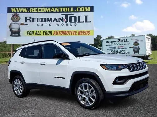 2023 Jeep Compass Latitude Lux 4WD photo