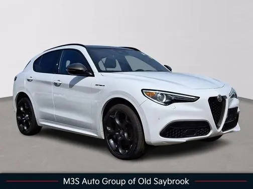 2023 Alfa Romeo Stelvio Estrema AWD photo