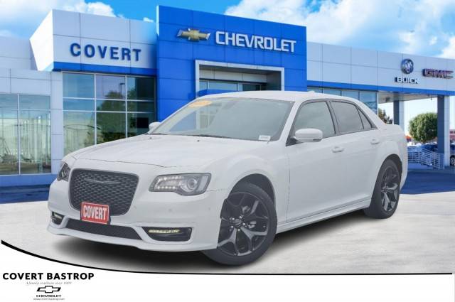 2023 Chrysler 300 Touring L RWD photo