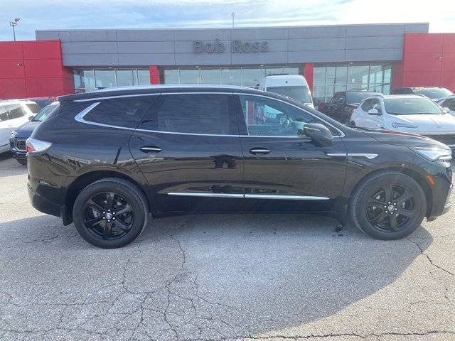 2023 Buick Enclave Essence AWD photo