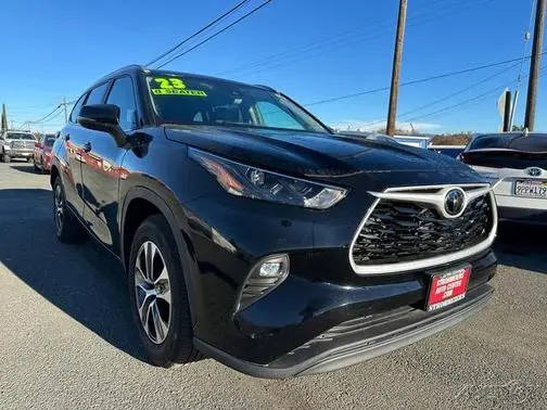 2023 Toyota Highlander XLE FWD photo