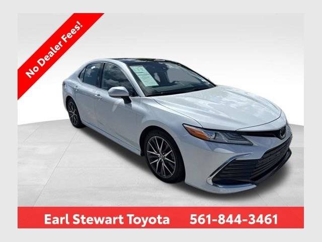 2023 Toyota Camry XLE V6 FWD photo
