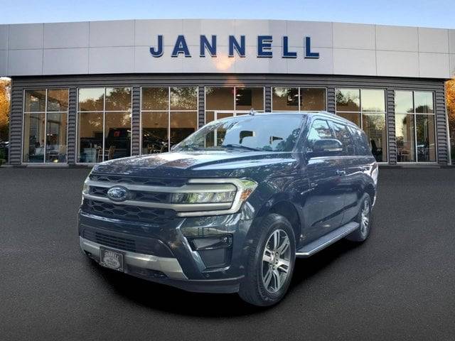 2023 Ford Expedition XLT 4WD photo